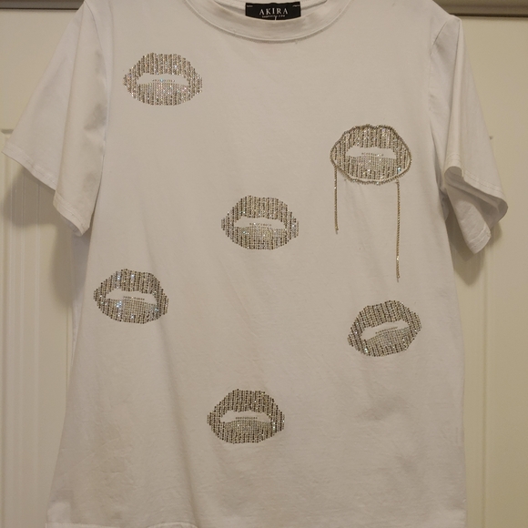 Top with Rhinestone Lips - Picture 3 of 6